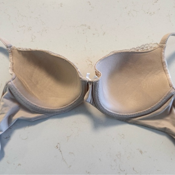 Victoria's Secret 34B Body by Victoria Lined Demi Bra VS underwire Lace Trim - Picture 6 of 8